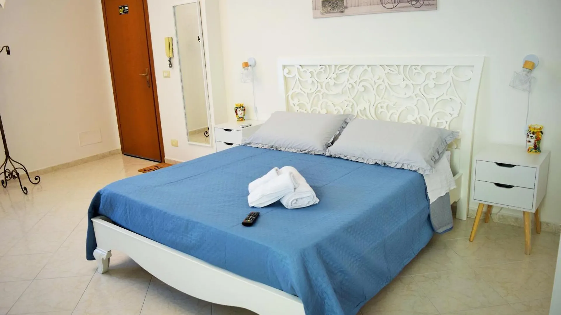 איסולה דלה פמינה Villa Rosi איסולה דלה פמינה