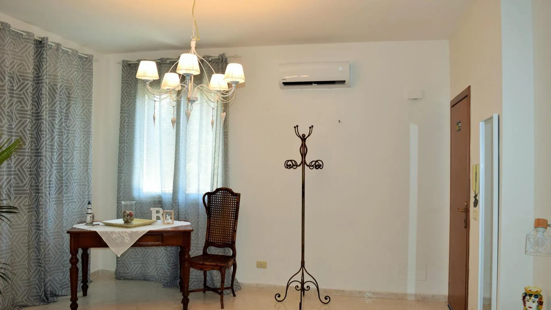 דירה איסולה דלה פמינה Villa Rosi
